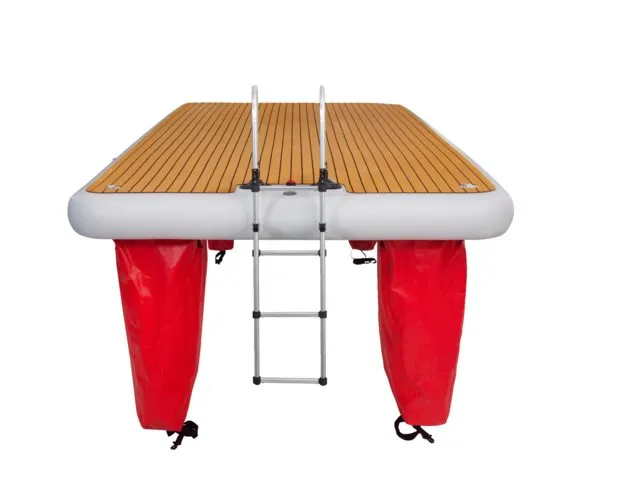 Žebříky a nástupní vybavení