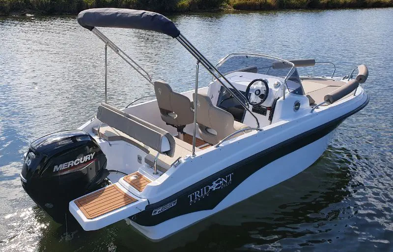 Trident 530 SUNDECK