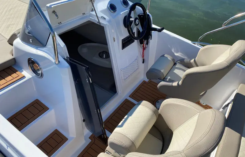 Trident 530 SUNDECK