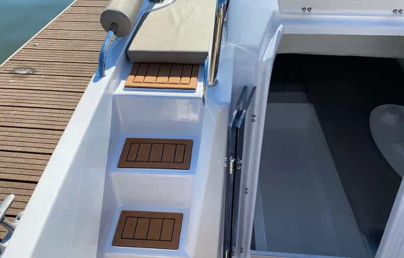 Trident 530 SUNDECK